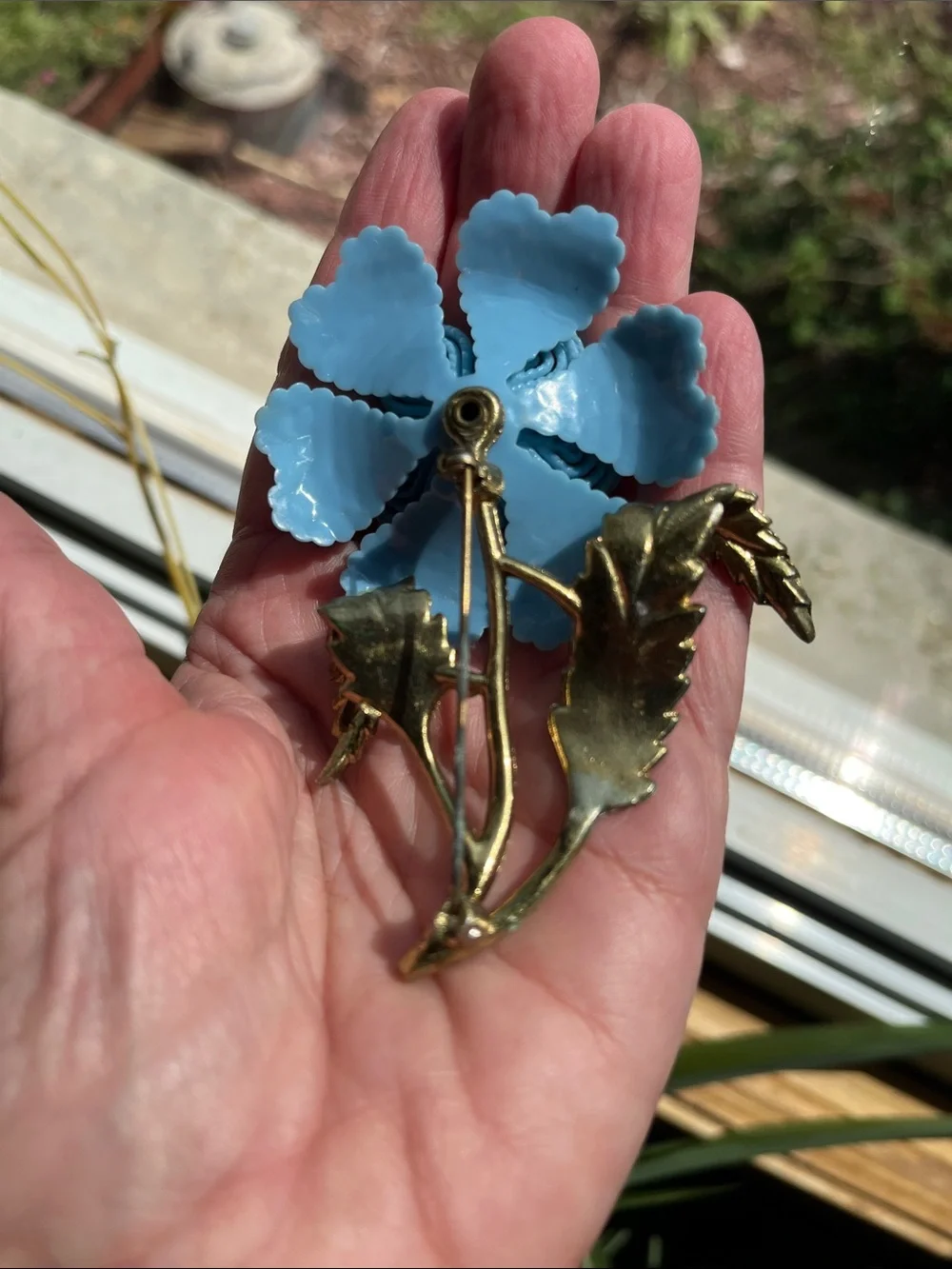 Vtg Floral Flower Statement 3D Brooch Plastic Petals Enamel Metal Stem MCM Pin